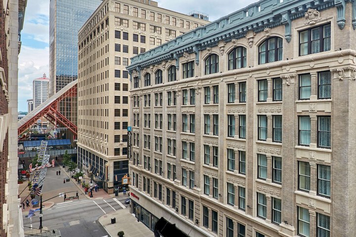 Embassy Suites Louisville Downtown