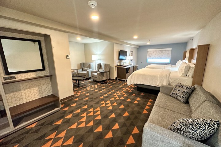 Room 43 of 96