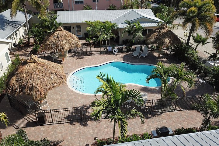 Twin Palms at Siesta