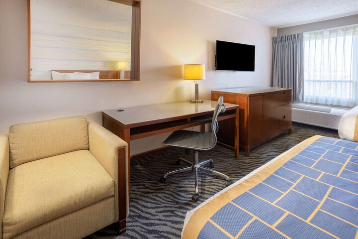 Room 32 of 56