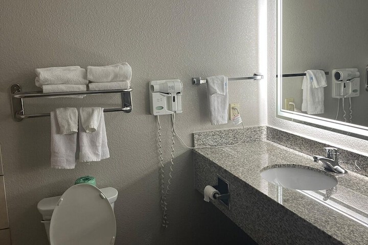Days Inn by Wyndham Coffeyville