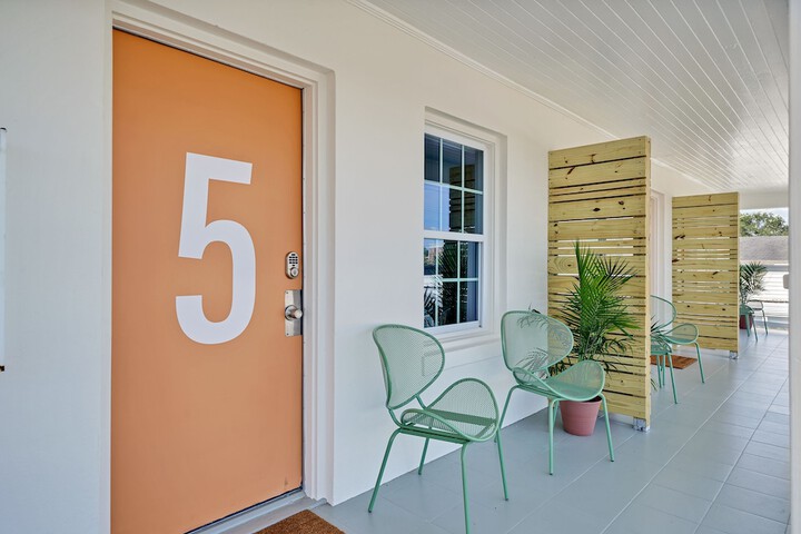 Room 14 of 63