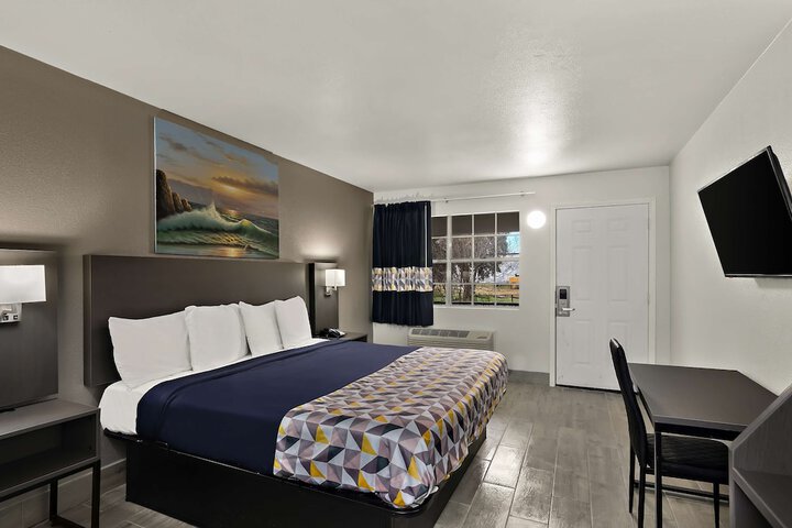 Room 22 of 40