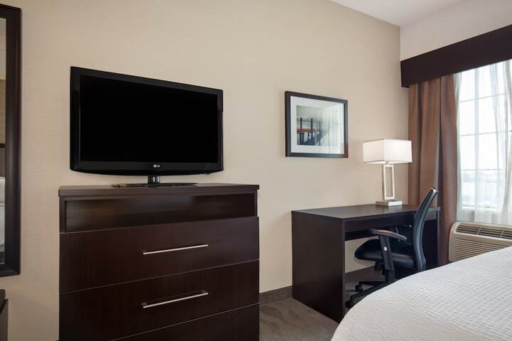 Holiday Inn Express Hotel & Suites Barrie by IHG