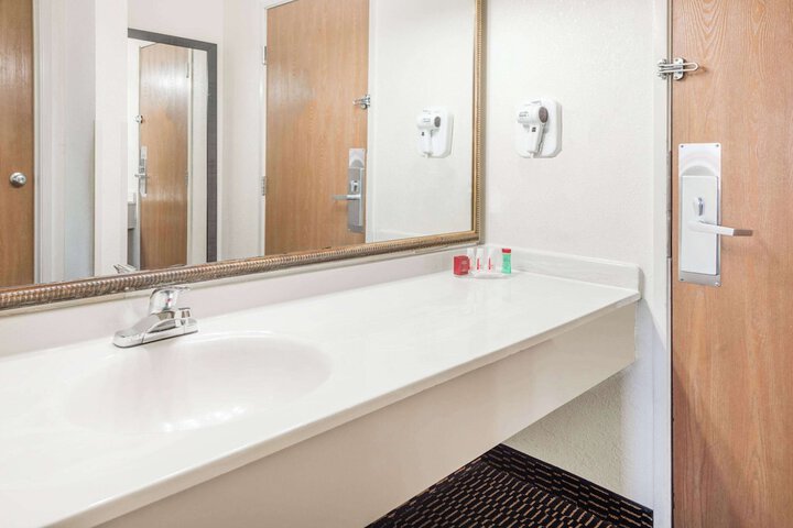 Ramada by Wyndham Columbia