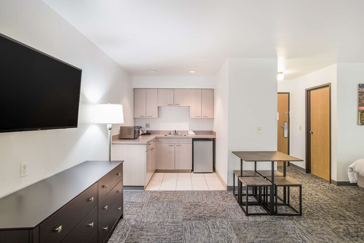 Room 16 of 37