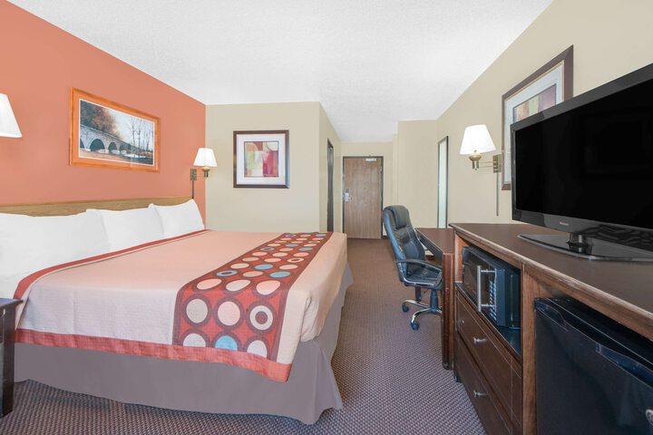 Room 5 of 20
