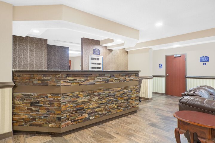 Hotel Interior 10 of 29
