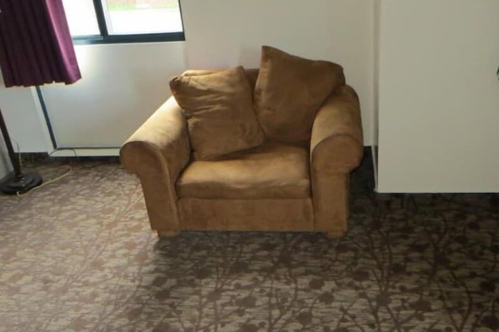 Room 10 of 19