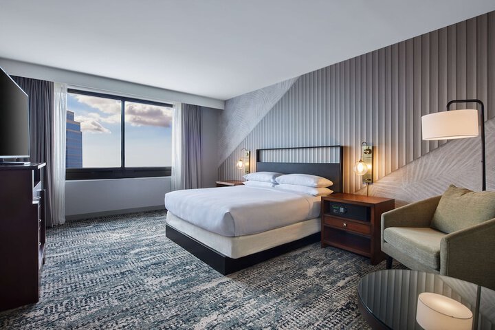 Room 32 of 51