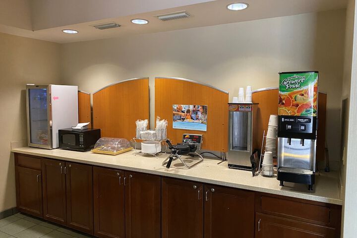Breakfast/Coffee Service 11 of 13