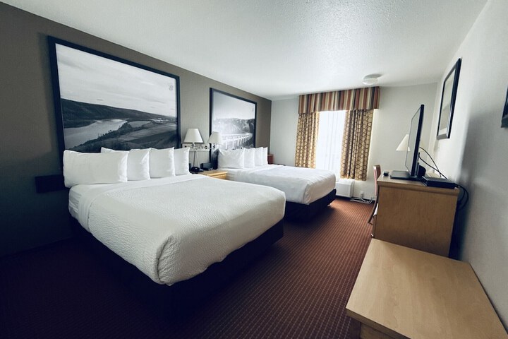 Super 8 by Wyndham Dawson Creek