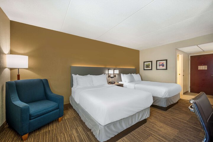 Comfort Inn & Suites East Hartford - Hartford