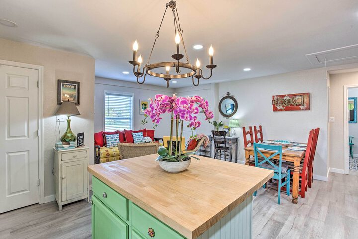 Walk to Cedar Creek Reservoir: Home w / Fire Pit!