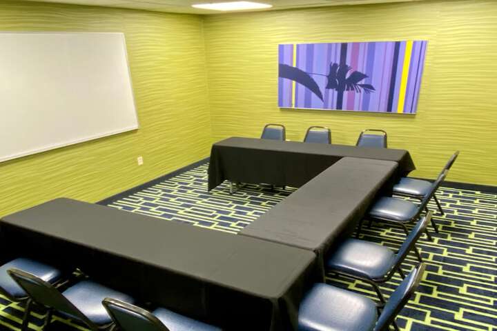 Holiday Inn Express Suites Plant City by IHG