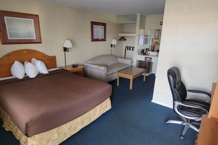 Room 21 of 33