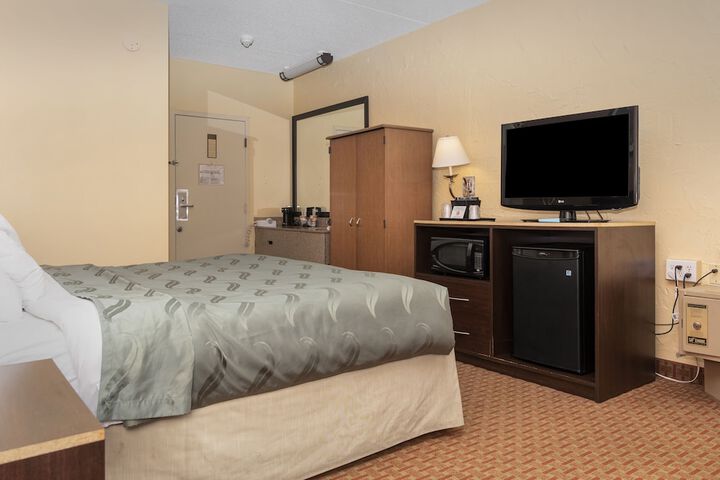 Room 16 of 37
