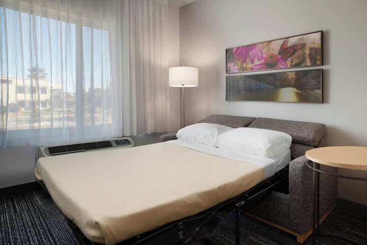 Room 22 of 34
