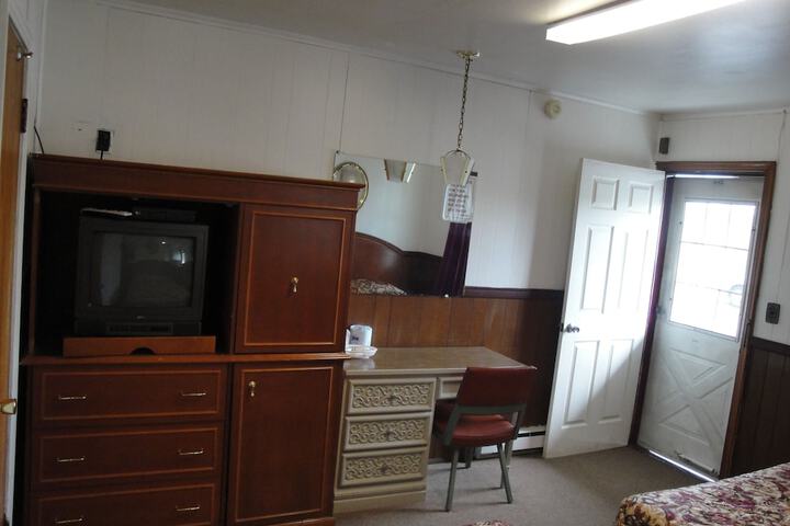 Room 7 of 8