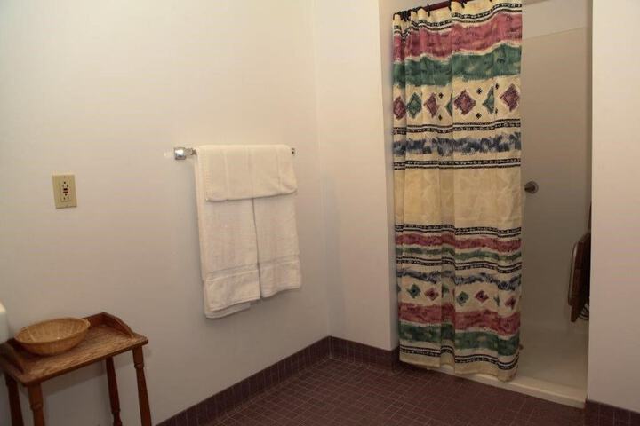 Room 9 of 17