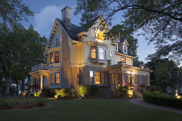 Honeybee Inn Bed & Breakfast