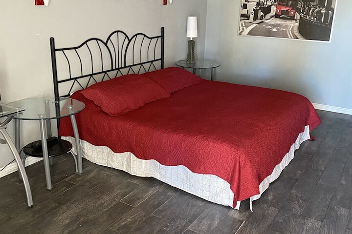 Room 64 of 182