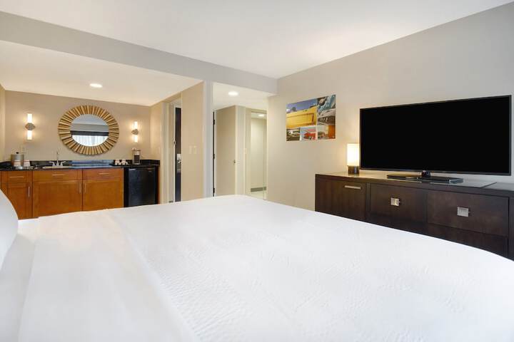 Crowne Plaza Auburn Hills by IHG