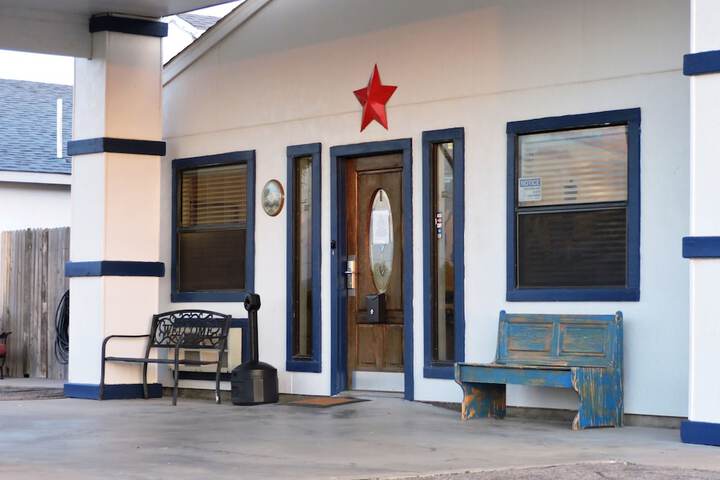Riata Inn