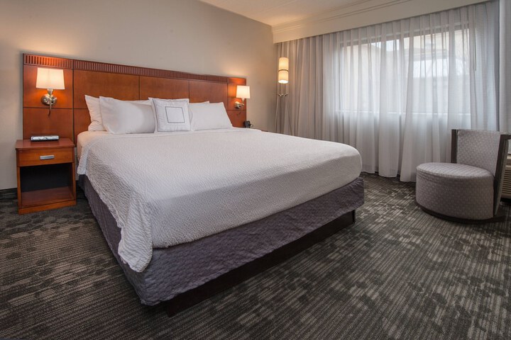 Room 14 of 30