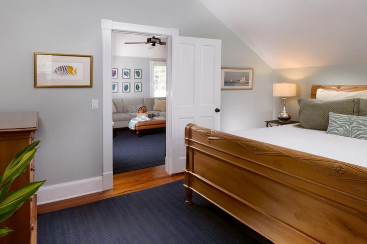 Room 27 of 74