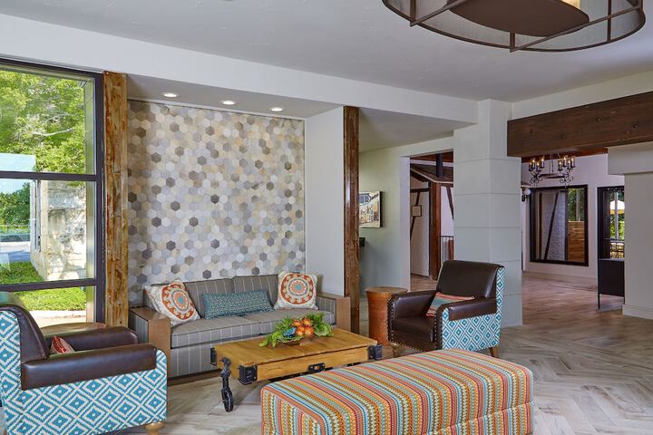 Fredericksburg Inn & Suites