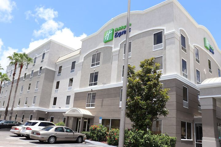 Hotel 7 of 51
