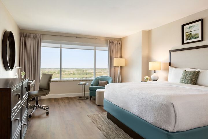 Room 32 of 49