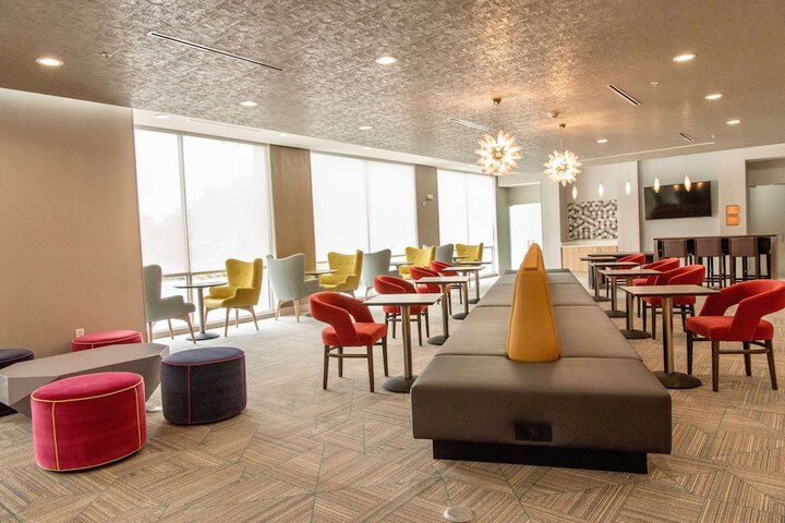 La Quinta Inn & Suite by Wyndham Lake City