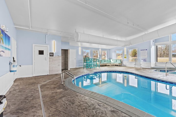 Nisswa Hotel and Suites
