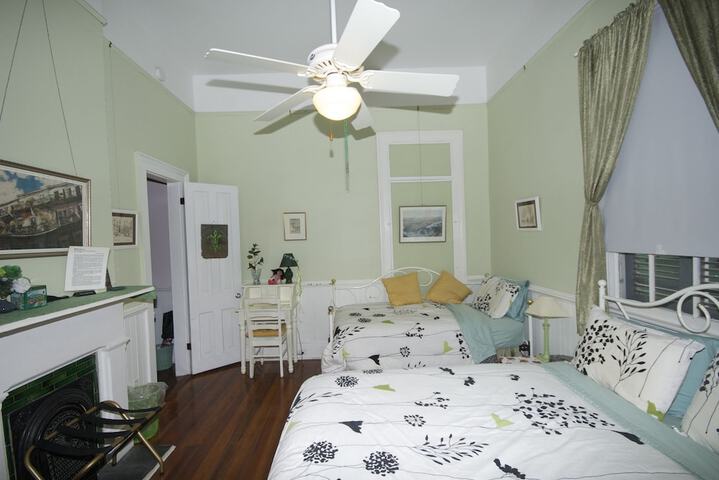 Room 8 of 35
