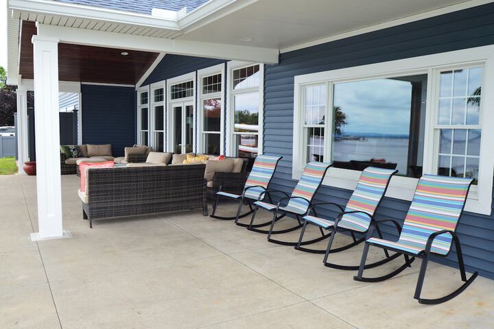 Waters Edge B & B Resort