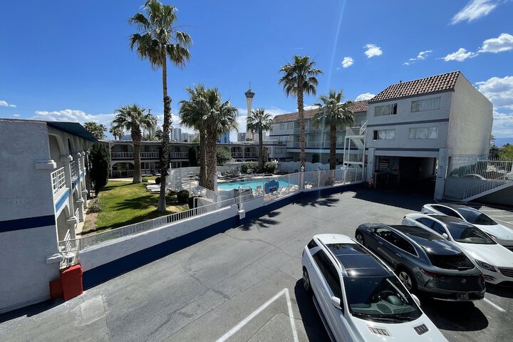 Hotel 3 of 65