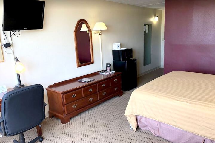 Room 5 of 23