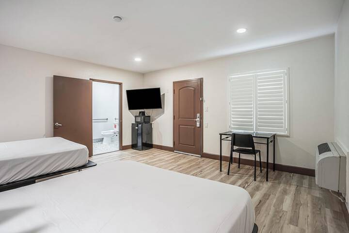 Room 20 of 32