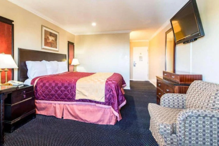 Room 12 of 14