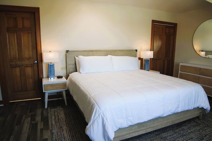 Pony Island Inn