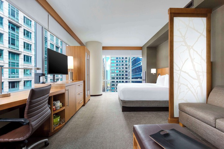Room 9 of 25