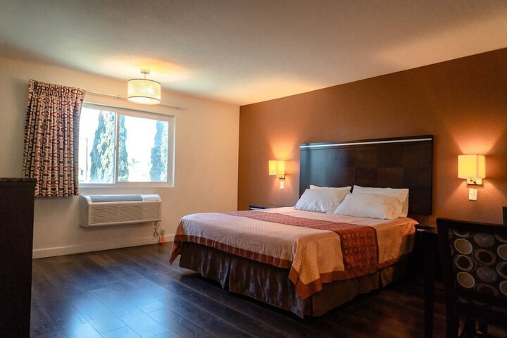 Room 32 of 36