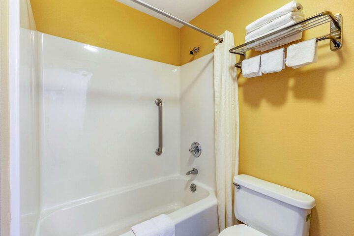 Room 20 of 34