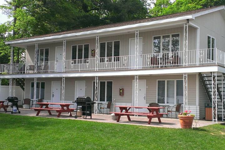 Hotel 3 of 51