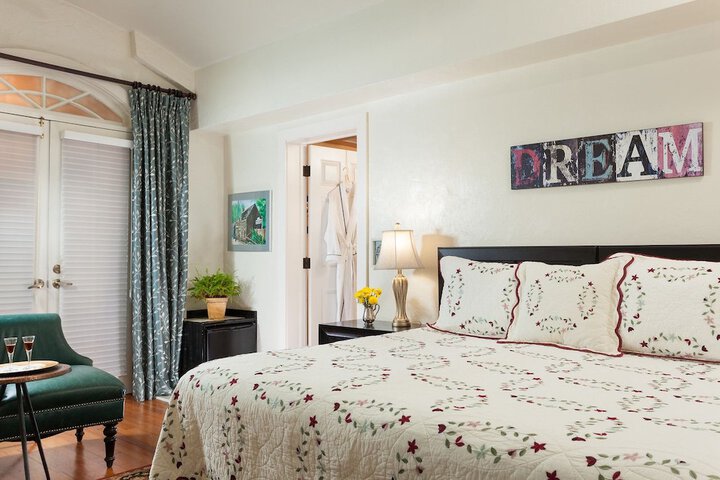 Room 26 of 60