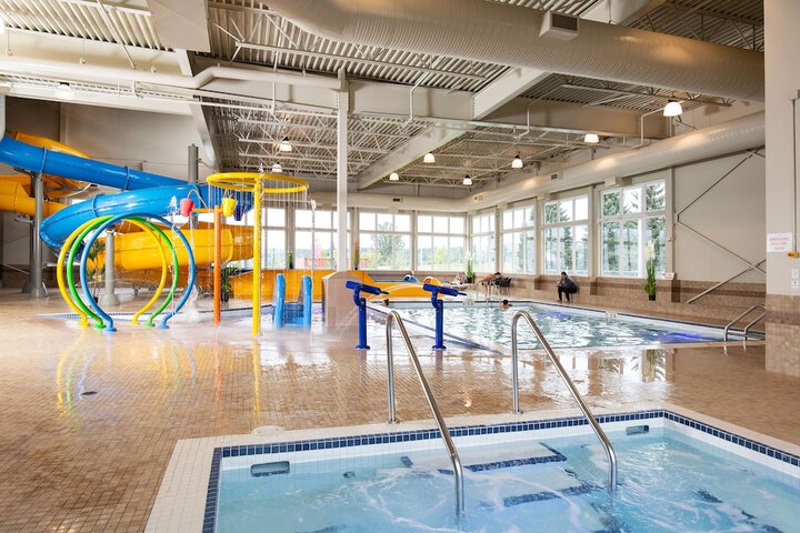 Pomeroy Inn & Suites Prince George