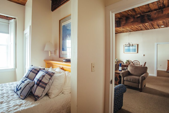 Room 18 of 37