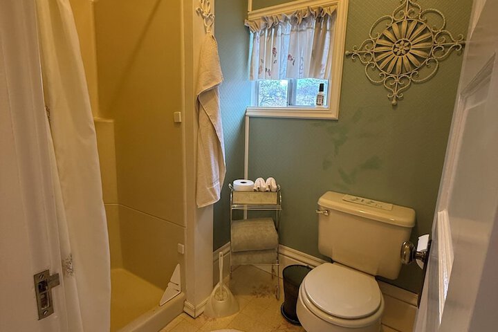 Room 15 of 22
